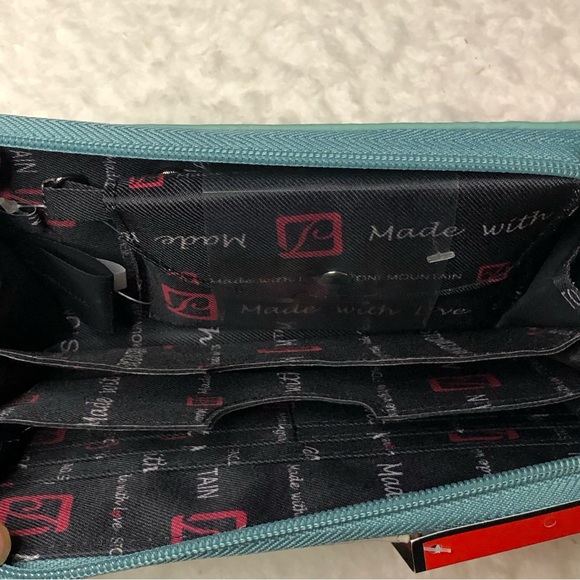 New Stone Mountain Leather Wristlet Wallet W/Rechargeable Phone Battery - Picture 6 of 14